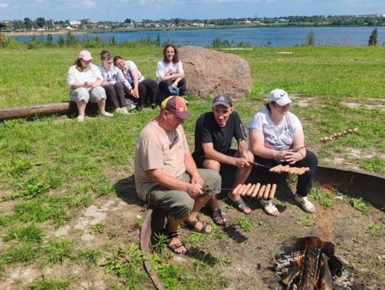В Кричевском РЦСОНе организовали туристический поход «Вперед в лето»