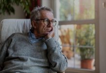 «Мужчины не плачут». Психиатр назвал самые опасные признаки мужской депрессии