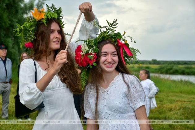 В Кричеве Купальскую ночь встретили песнями и танцами у воды