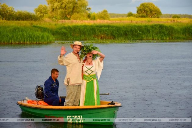 В Кричеве Купальскую ночь встретили песнями и танцами у воды