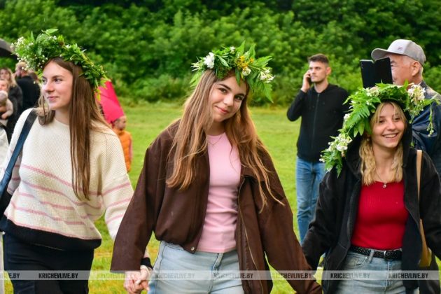 В Кричеве Купальскую ночь встретили песнями и танцами у воды