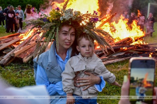 В Кричеве Купальскую ночь встретили песнями и танцами у воды