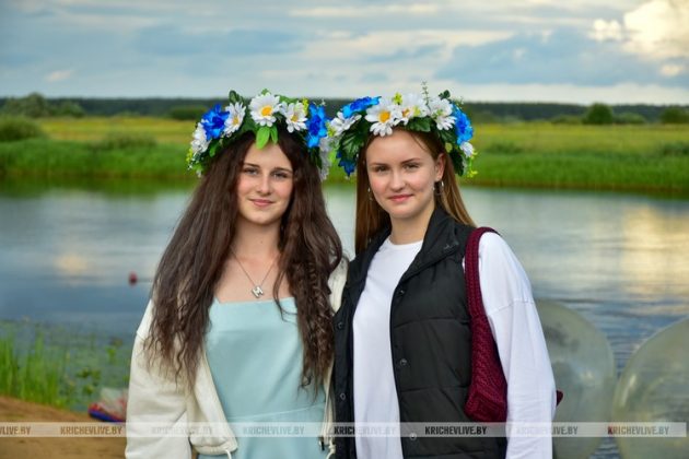 В Кричеве Купальскую ночь встретили песнями и танцами у воды