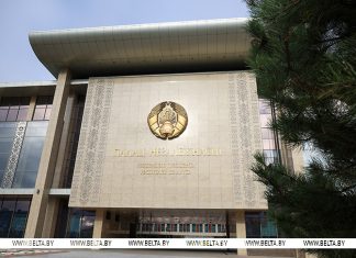 Виды на урожай, сев озимых и экспорт продовольствия. Лукашенко заслушал доклад главы Минсельхозпрода