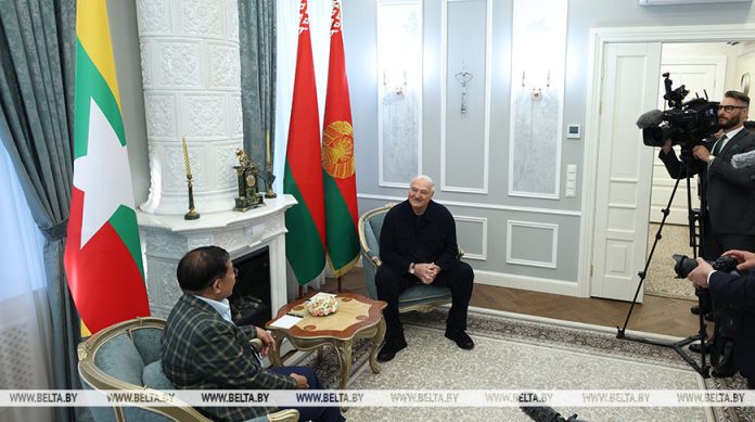 Лукашенко о неформальных переговорах с Президентом Мьянмы: обсудили все направления сотрудничества