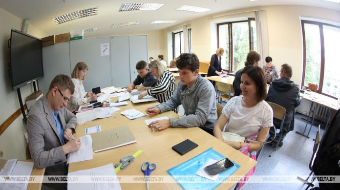 https://belta.by/society/view/pochti-7-tys-pervokursnikov-zachisleny-v-vuzy-bez-vstupitelnyh-ispytanij-i-vne-konkursa-795682-2026/