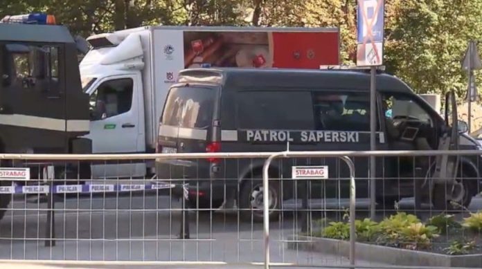 В Варшаве раскопали старые боеприпасы: эвакуировано около 4 тыс. человек В Варшаве раскопали старые боеприпасы: эвакуировано около 4 тыс. человек В Варшаве раскопали старые боеприпасы: эвакуировано около 4 тыс. человек
