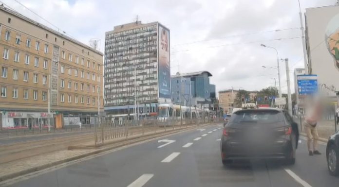 В Польше пассажир такси из-за акцента ударил водителя-белоруса В Польше пассажир такси из-за акцента ударил водителя-белоруса