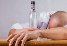 В Латвии призвали водителей больше пить ради ВСУ