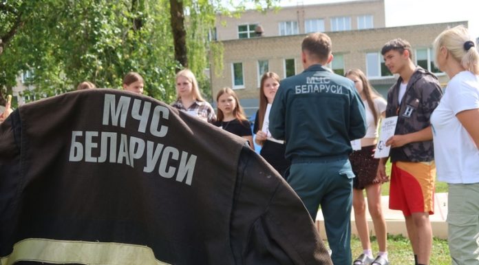 В палаточном лагере Кричевщины спасатели провели урок безопасности В палаточном лагере Кричевщины спасатели провели урок безопасности