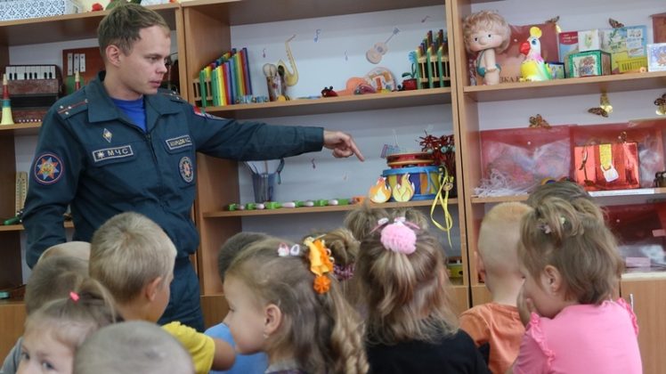 Как объяснить ребенку, что огонь опасен? Спасатели Кричевщины знают ответ