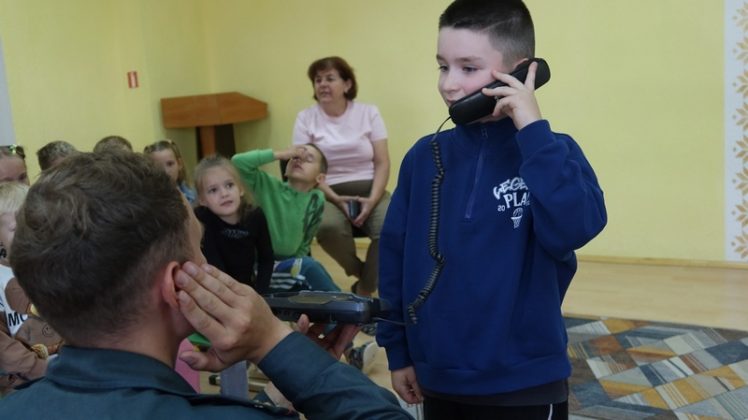 Как объяснить ребенку, что огонь опасен? Спасатели Кричевщины знают ответ