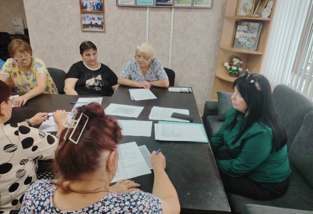 Тренировка памяти, внимания и логики: в Кричевском РЦСОН прошел тренинг «Деменция нам не товарищ!»