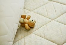 Как быстро почистить матрас без химии: 3 рабочих метода Как быстро почистить матрас без химии: 3 рабочих метода