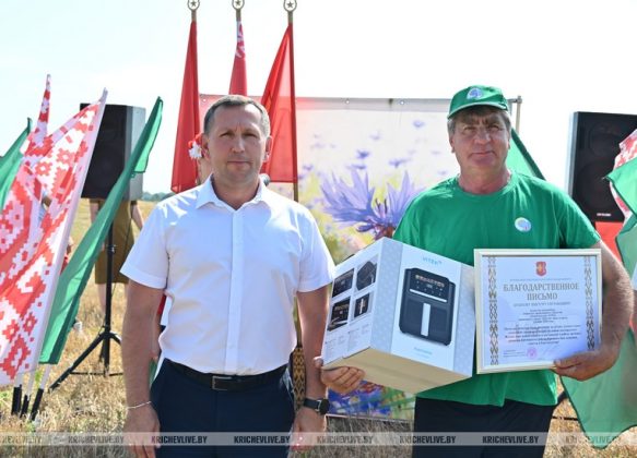 Лидер уборочной страды: водитель из "Новобельского-АГРО" перевез 1000 тонн