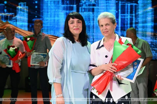 Узнали, кого из работников ОАО "Кричевцементношифер" наградили к профессиональному празднику