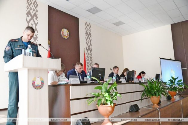 Оперативную обстановку с пожарами оценил Кричевский исполком