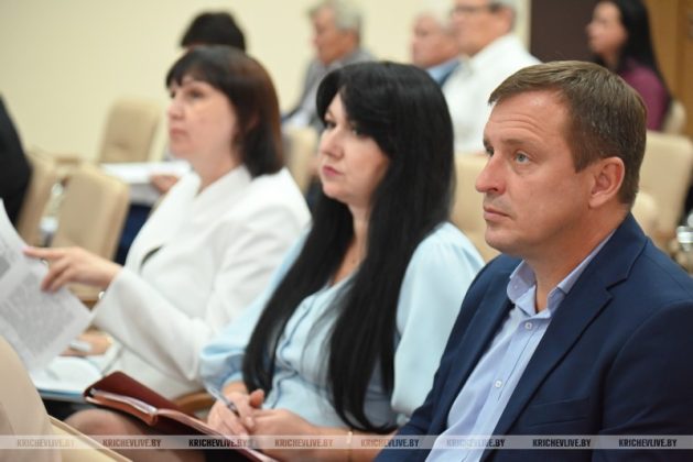 Кричевский исполком рассмотрел вопрос о кадровом обеспечении организаций района