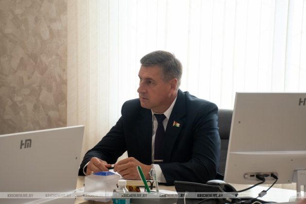 Депутат Сергей Давыдов провел прием граждан в Кричеве