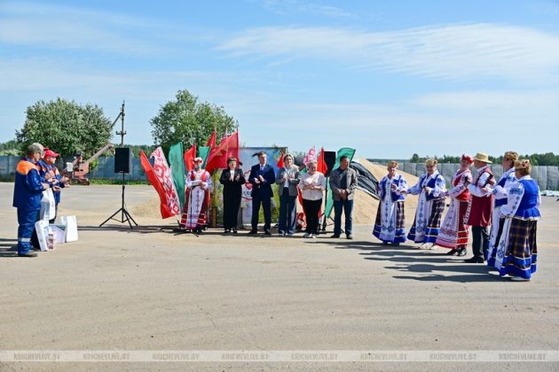 3000 тонн за плечами: чествование передовиков в СПК «Колхоз им. Суворова»