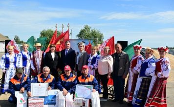 3000 тонн за плечами: чествование передовиков в СПК «Колхоз им. Суворова» 3000 тонн за плечами: чествование передовиков в СПК «Колхоз им. Суворова»
