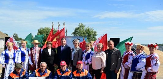 3000 тонн за плечами: чествование передовиков в СПК «Колхоз им. Суворова» 3000 тонн за плечами: чествование передовиков в СПК «Колхоз им. Суворова»