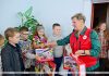 Первоклашки из многодетных семей получили подарки от Красного Креста Первоклашки из многодетных семей получили подарки от Красного Креста