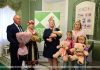 «Бацькаву кашулю» за третьего ребенка вручили кричевлянке «Бацькаву кашулю» за третьего ребенка вручили кричевлянке
