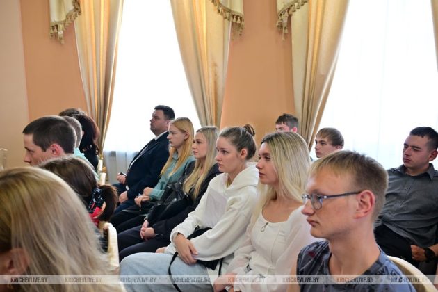 Руководство Кричевского района встретилось с молодыми специалистами