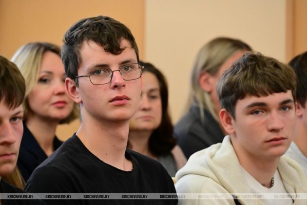 Руководство Кричевского района встретилось с молодыми специалистами