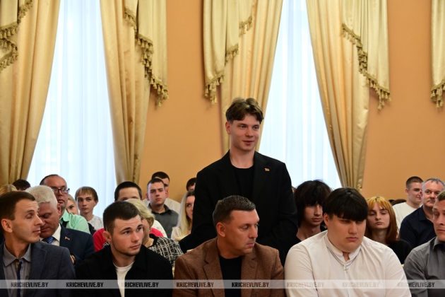 Руководство Кричевского района встретилось с молодыми специалистами