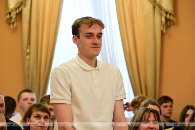 Руководство Кричевского района встретилось с молодыми специалистами
