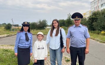Кричевские милиционеры поддержали акцию «В школу – с радостью!» Кричевские милиционеры поддержали акцию «В школу – с радостью!»
