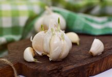 Как избавиться от запаха чеснока на руках и посуде — лайфхаки для кухни Как избавиться от запаха чеснока на руках и посуде — лайфхаки для кухни