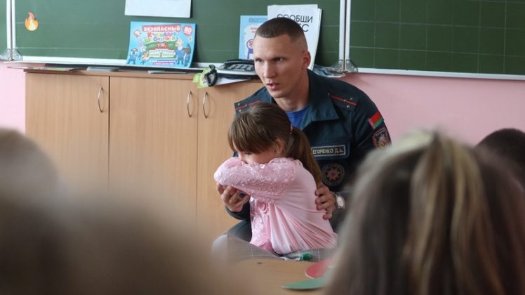 Не лекция, а игра: кричевские спасатели провели интерактивную встречу со школьниками