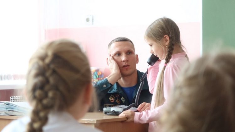 Не лекция, а игра: кричевские спасатели провели интерактивную встречу со школьниками