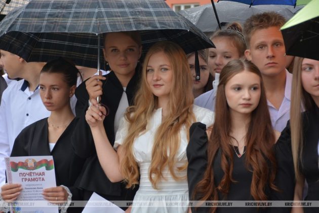 Торжественная линейка, приуроченная ко Дню знаний, прошла в средней школе №8