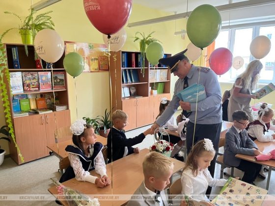 Торжественная линейка, приуроченная ко Дню знаний, прошла в средней школе №8
