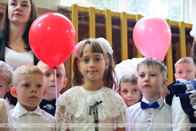 Снова в школу: День знаний в СШ №3 посетил председатель райисполкома