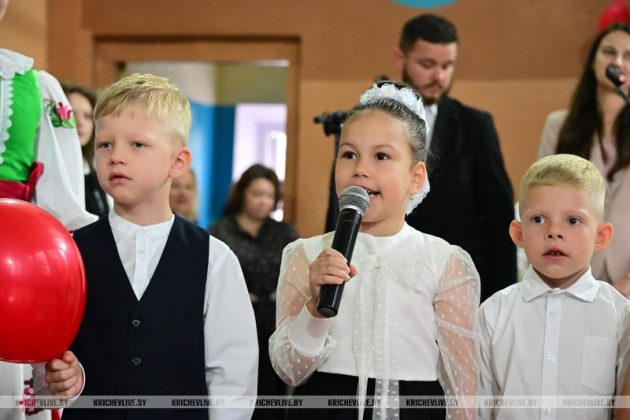 Снова в школу: День знаний в СШ №3 посетил председатель райисполкома