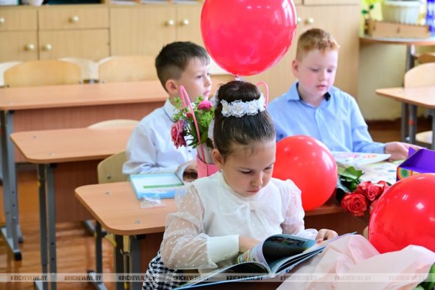 Снова в школу: День знаний в СШ №3 посетил председатель райисполкома