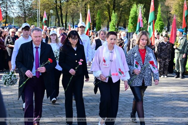 В Кричеве на Кургане Славы прошел митинг к 83-й годовщине освобождения города