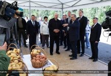 Президент Беларуси совершил рабочую поездку в Шкловский район Могилевской области Президент Беларуси совершил рабочую поездку в Шкловский район Могилевской области