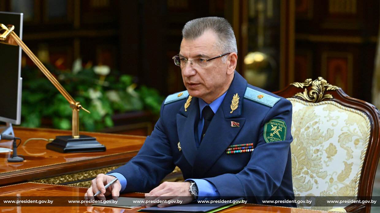 Лукашенко обсудил с главой Таможенного комитета переориентацию грузопотоков и наполнение бюджета