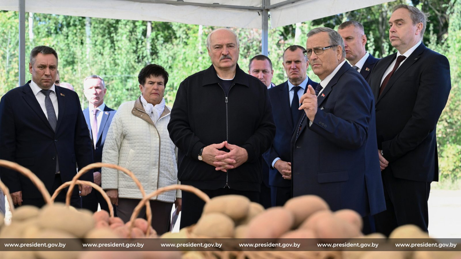 Президент Беларуси совершил рабочую поездку в Шкловский район Могилевской области