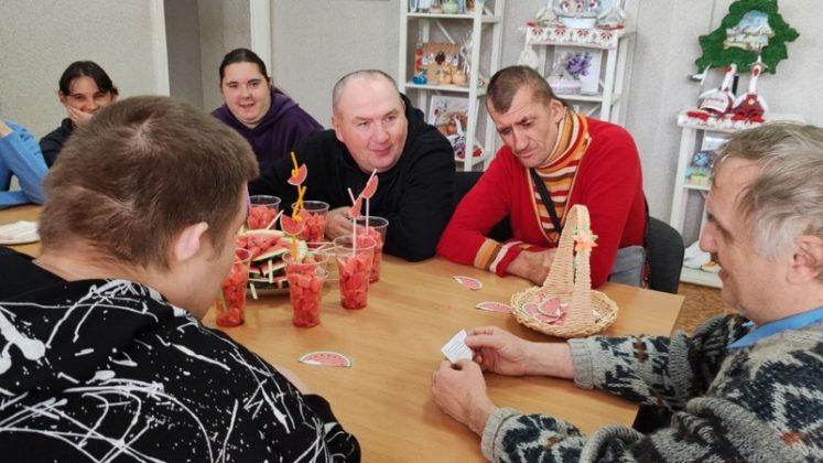 Почему арбуз полезен? Узнали в Кричевском РЦСОН