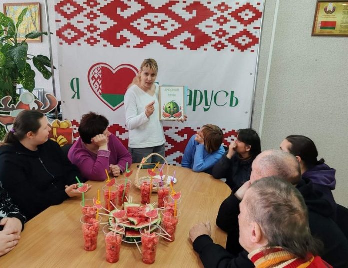 Почему арбуз полезен? Узнали в Кричевском РЦСОН Почему арбуз полезен? Узнали в Кричевском РЦСОН