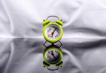 Секрет бодрости: почему просыпаться в одно и то же время важнее, чем долго спать Секрет бодрости: почему просыпаться в одно и то же время важнее, чем долго спать