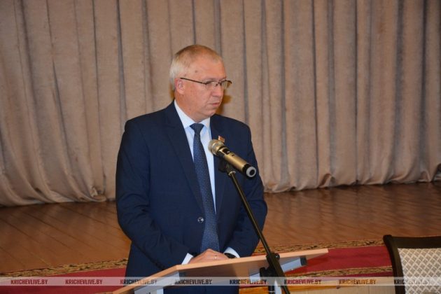 С трудовым коллективом Кричевского государственного аграрно-строительного колледжа встретился Олег Стельмашок