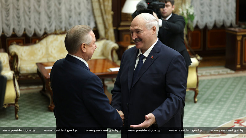 Лукашенко и Беглов: от ордена Почета до возрождения советских практик